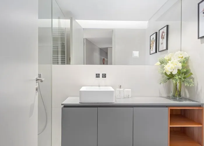 Stylish At Bolhao * Oporto