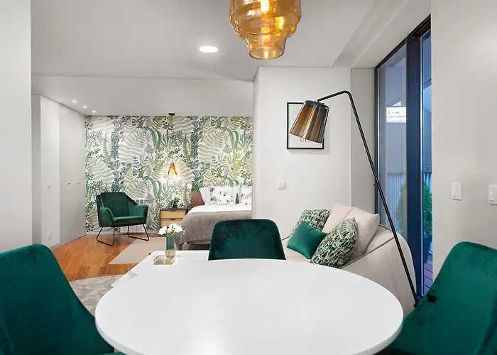 Stylish At Bolhao * Porto