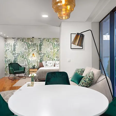 Stylish At Bolhao * Oporto